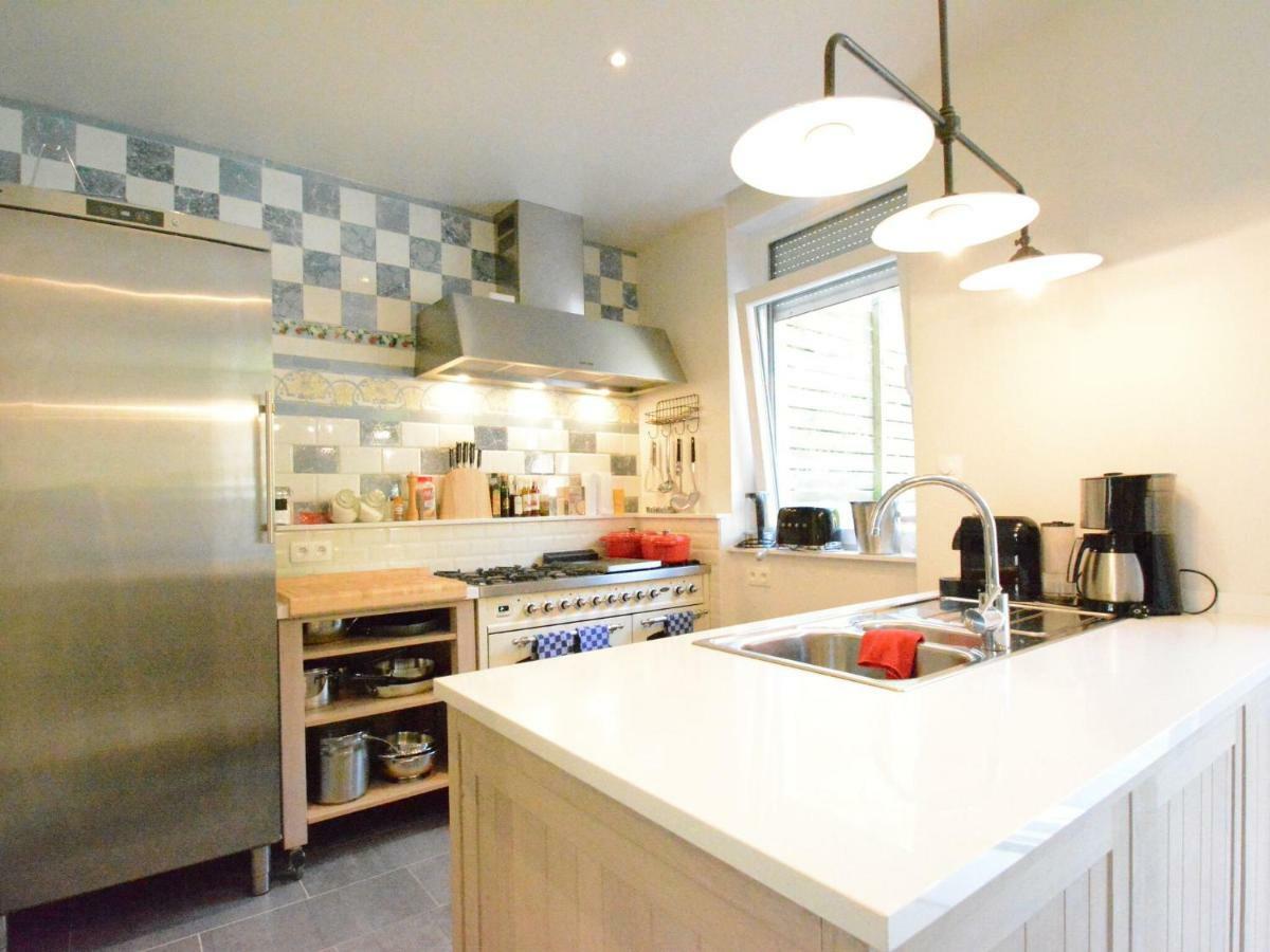 Large Townhouse With Pool Table Villa Bouillon Ngoại thất bức ảnh